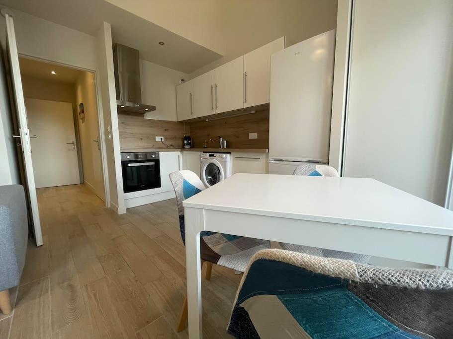 Le Baya - Appt Proche Des Halles Appartement *